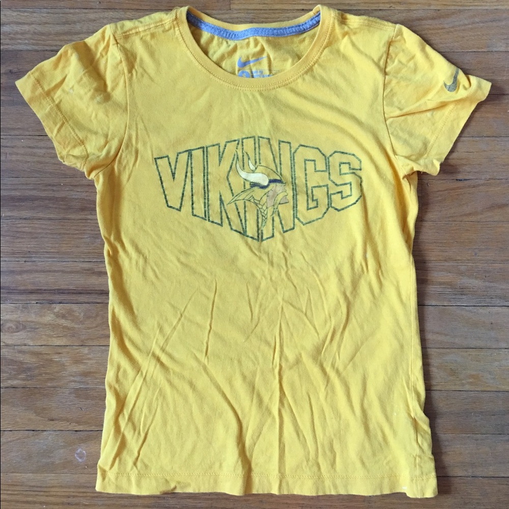 Women’s Nike fitted Vikings Tee
